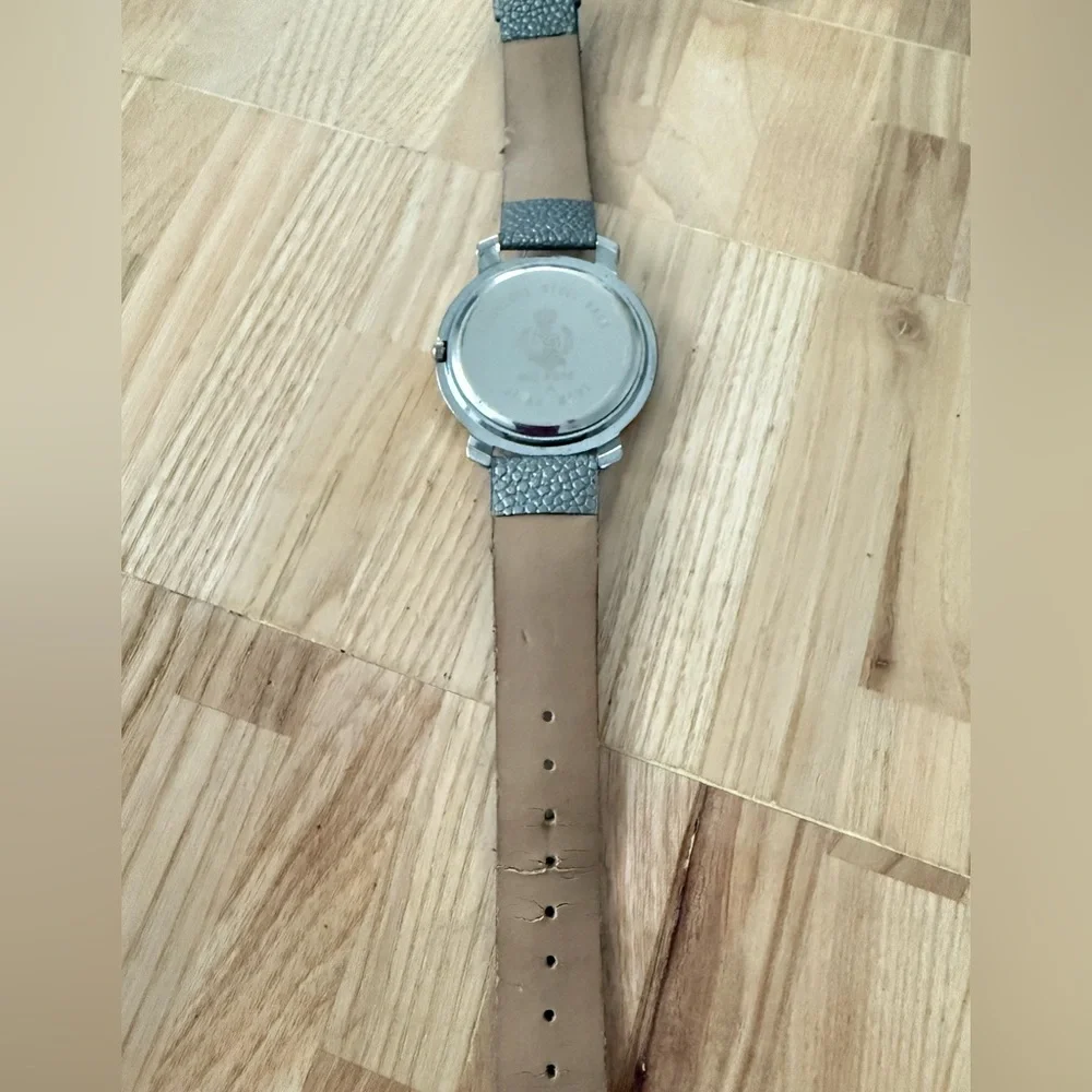 Premier designs ladies silver tone gray fashion watch NEW BATTERY